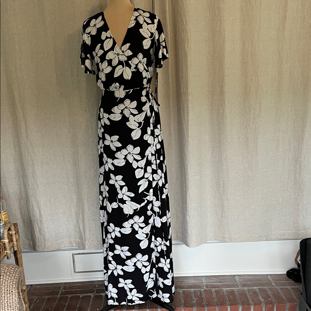 Lulu's Black and White Floral Maxi Dress